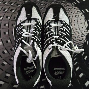 Avia Sneakers Worn Once Excellent  Condition Size 6.5 Beautiful!